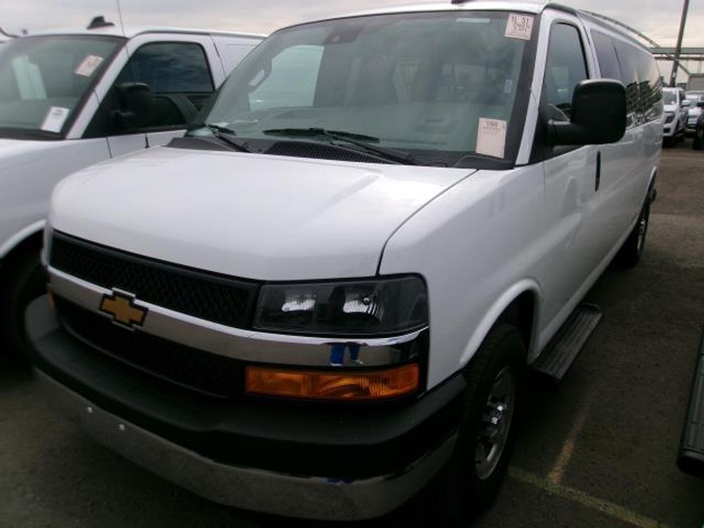 2025 Chevrolet Express Passenger LT
