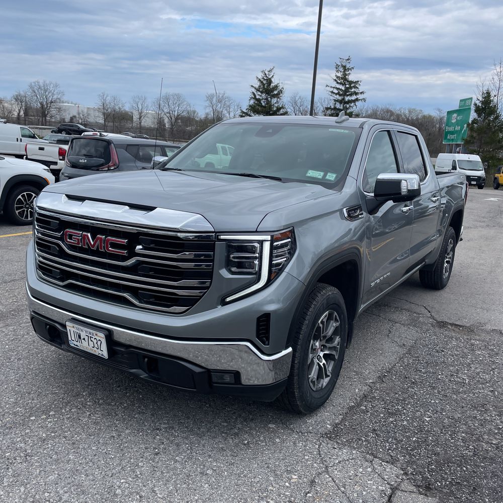 2025 GMC Sierra 1500 SLT