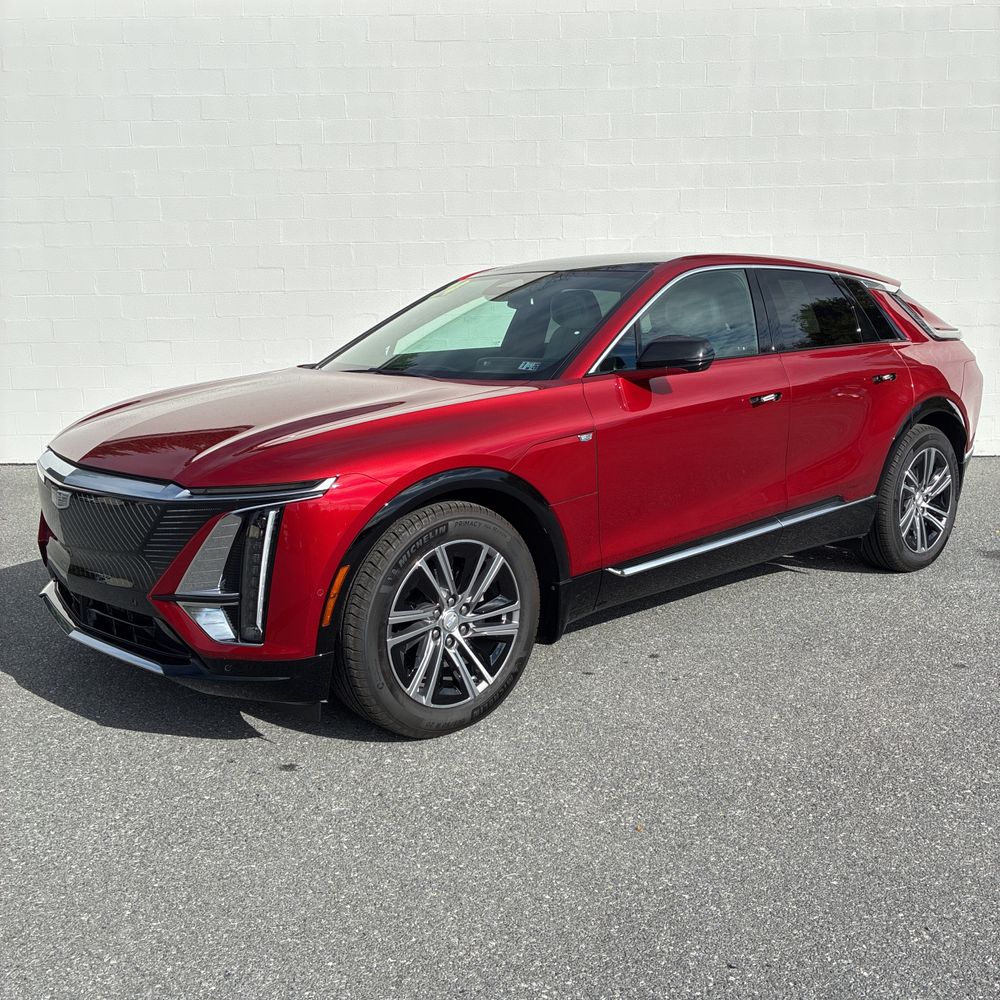 2024 Cadillac LYRIQ Luxury 2
