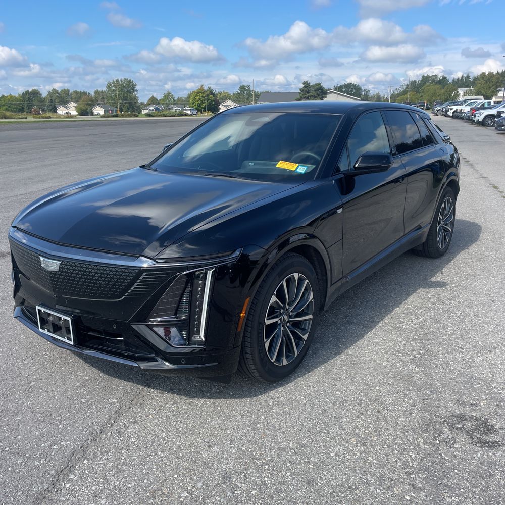 2025 Cadillac Lyriq Sport 1