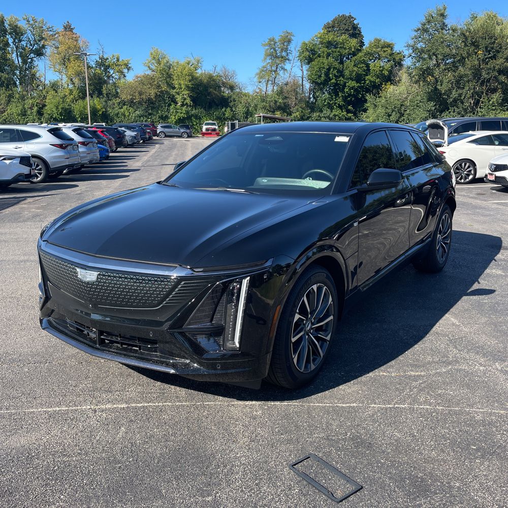 2025 Cadillac LYRIQ Sport 2
