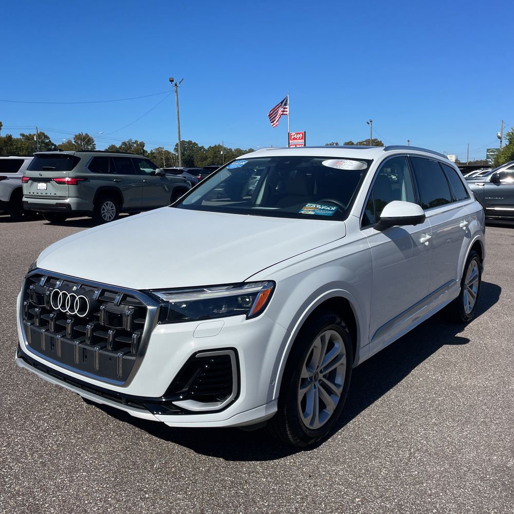 2025 Audi Q7 Premium Plus 45